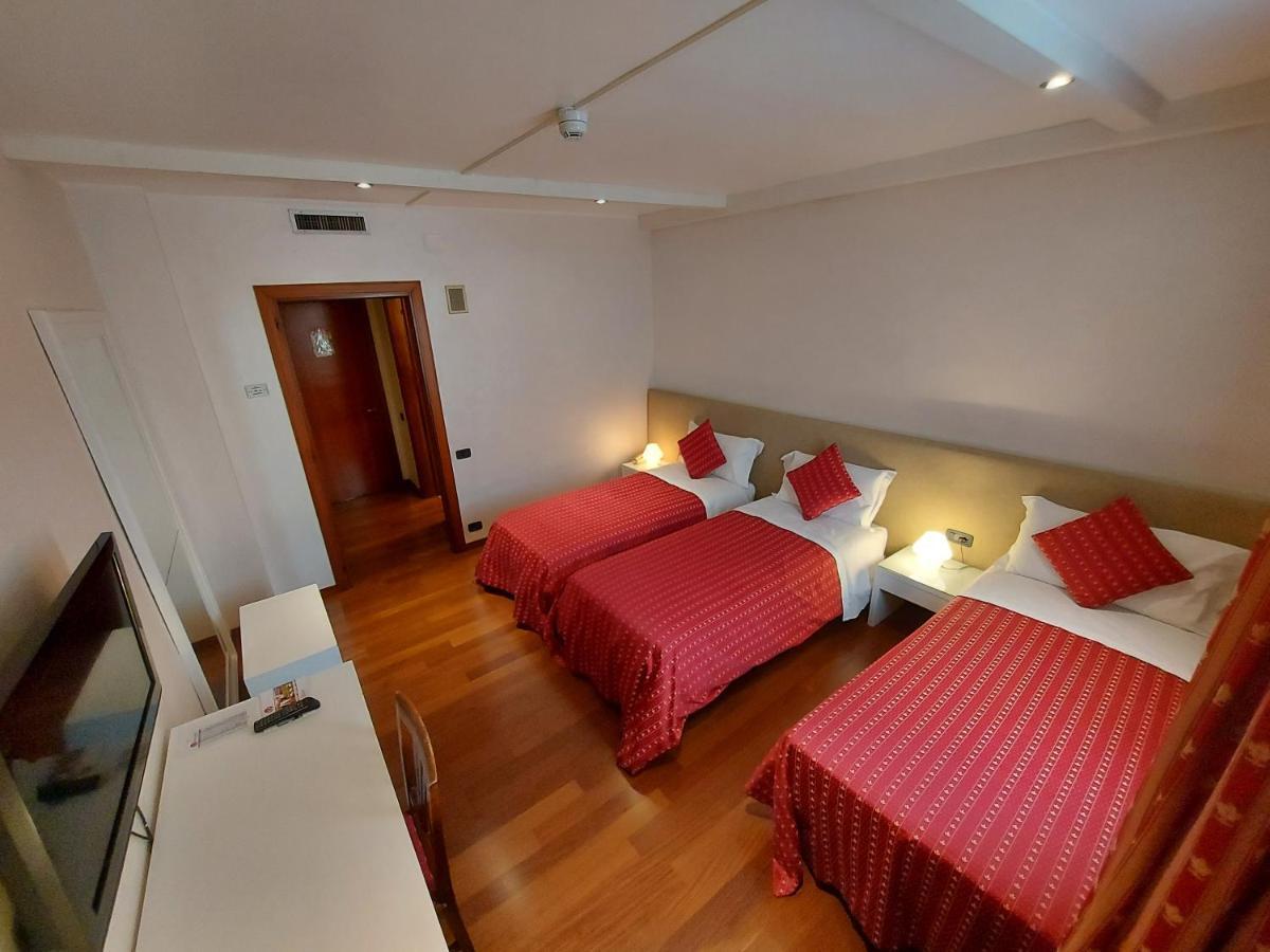 Hotel Posta 77 San Giorgio In Bosco Exterior photo